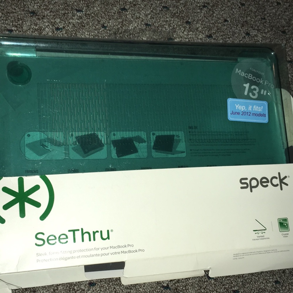 NWT Speck MacBook Pro case